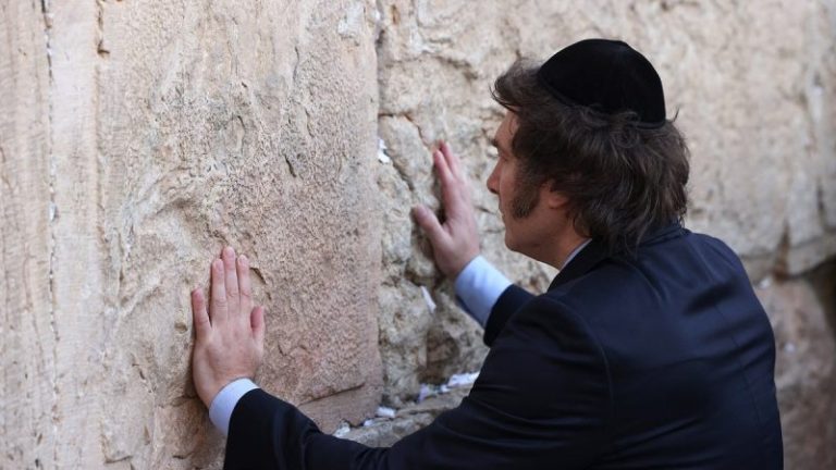 Argentina’s maverick Javier Milei pledges to move embassy to Jerusalem, Bibi praises ‘dear friend’