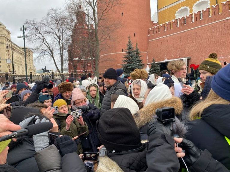 Dozens of journalists detained in Moscow as military wives protest mobilization