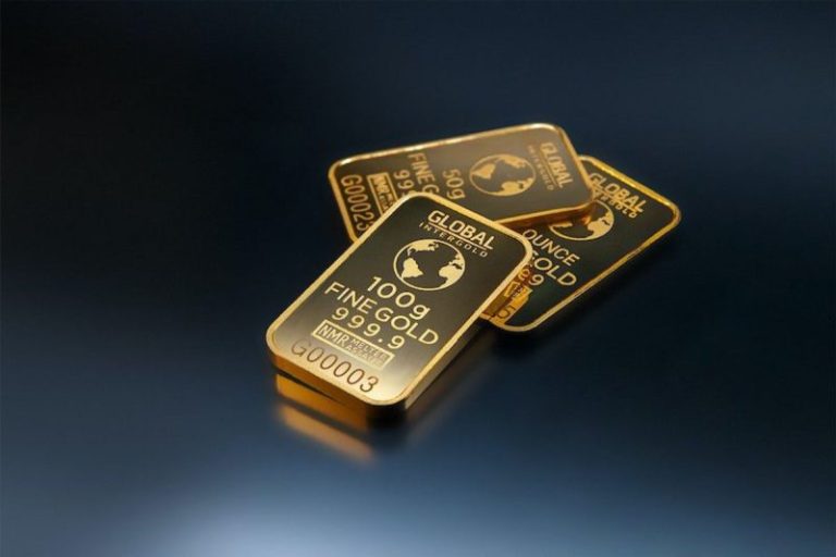 Is Now a Good Time to Invest in Gold Stocks? (Updated 2024)