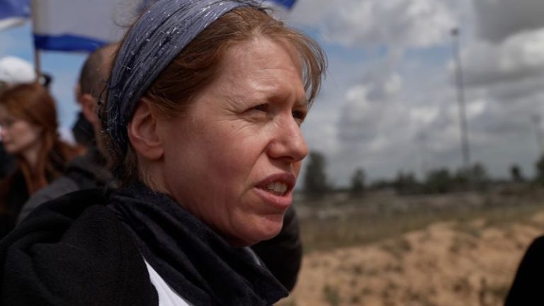 At the edge of Gaza, Israelis try to stop aid trucks