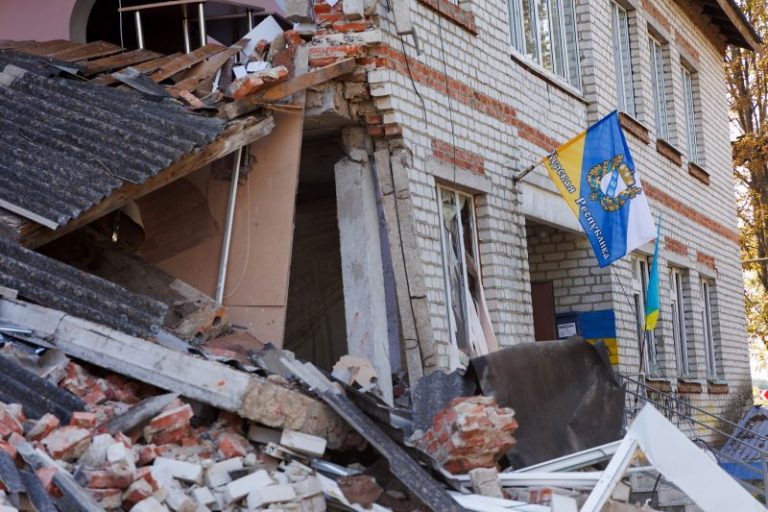 Russia begins efforts to expel Ukraine from Kursk but counter-attack is yet to gain momentum